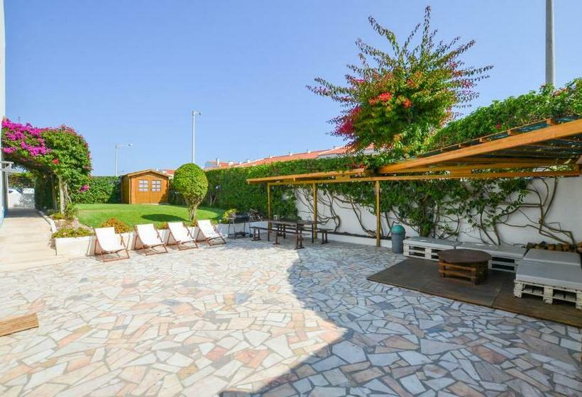 פנסיון Sandycamps Surf House