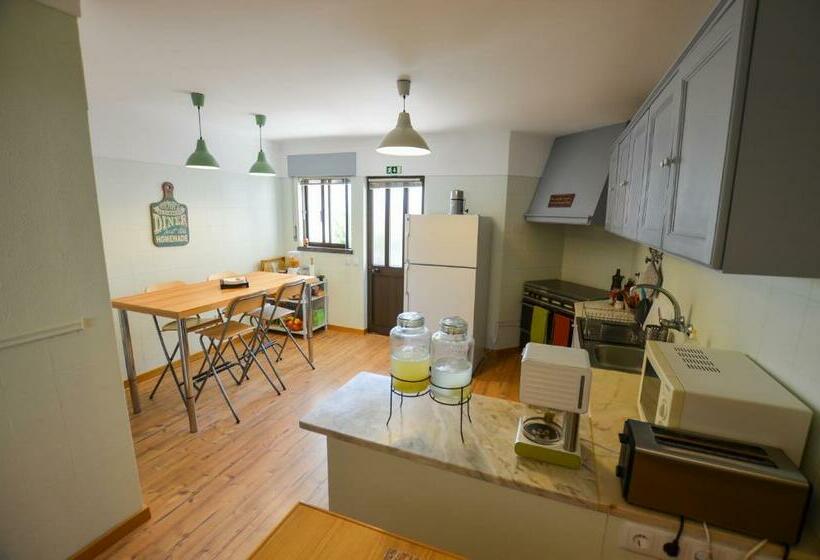 פנסיון Sandycamps Surf House