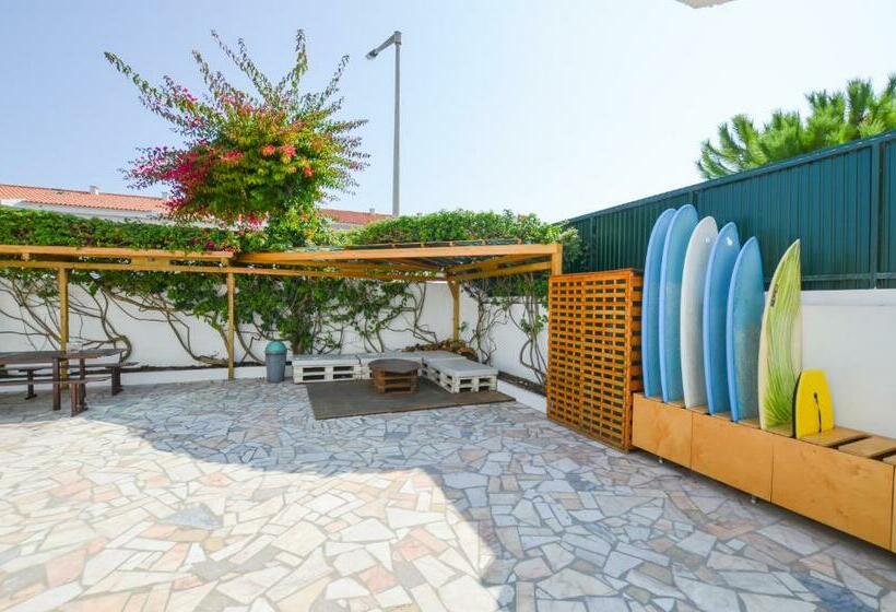 פנסיון Sandycamps Surf House