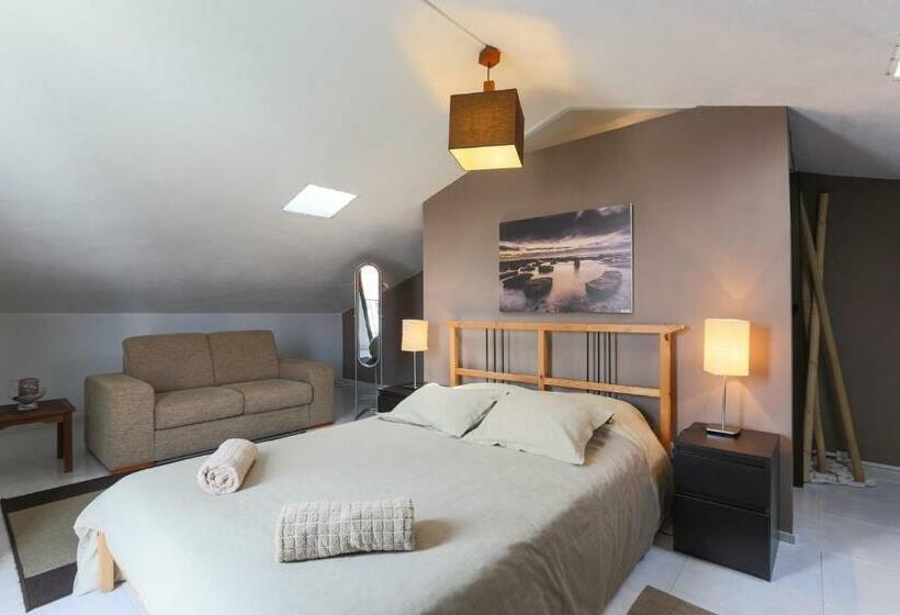 פנסיון Sandycamps Surf House