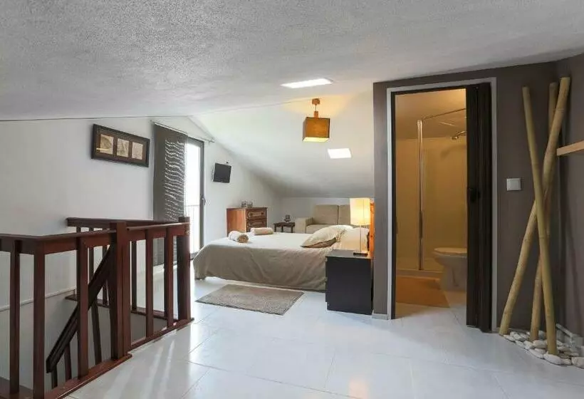 Majatalo Sandycamps Surf House