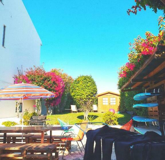 פנסיון Sandycamps Surf House