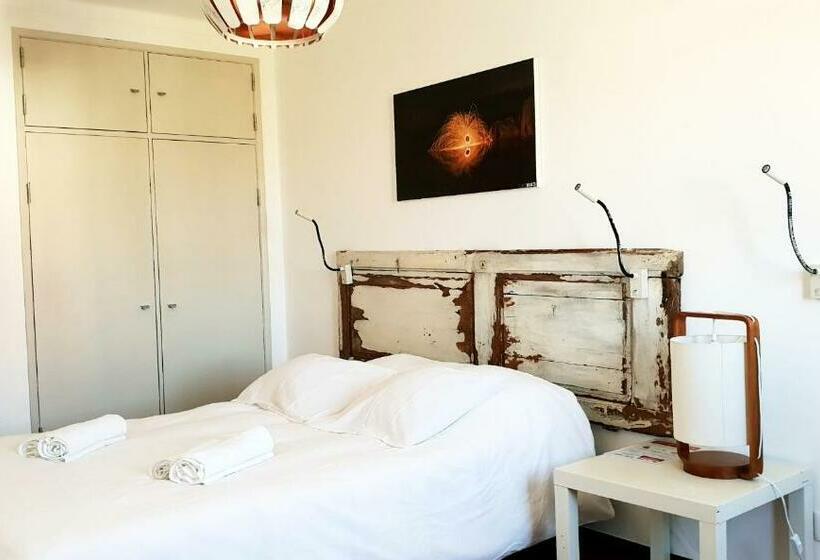 פנסיון Sandycamps Surf House