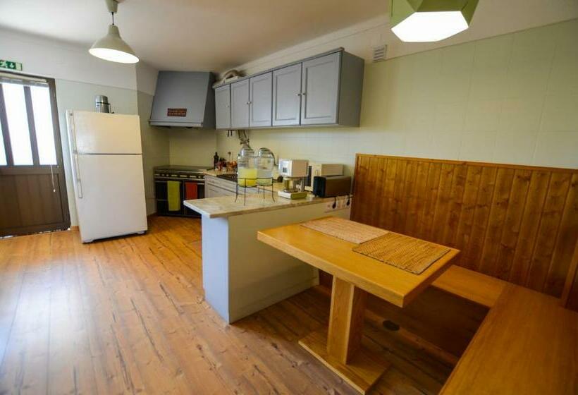 פנסיון Sandycamps Surf House