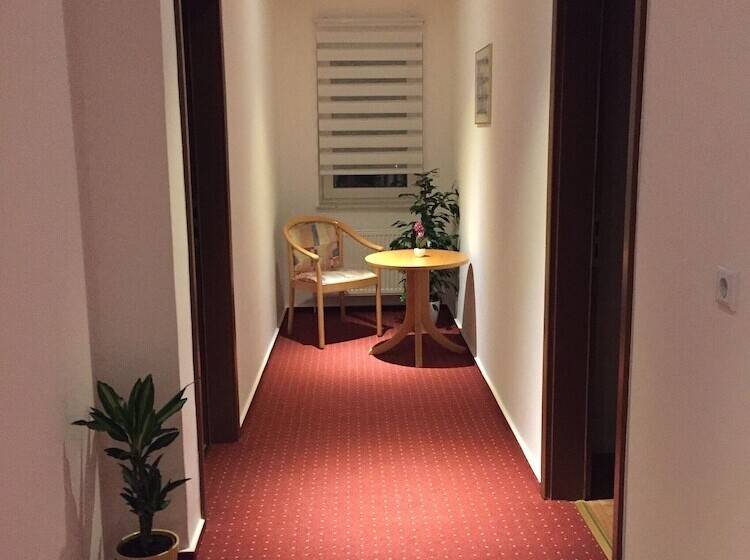 צימר Am Ledermuseum