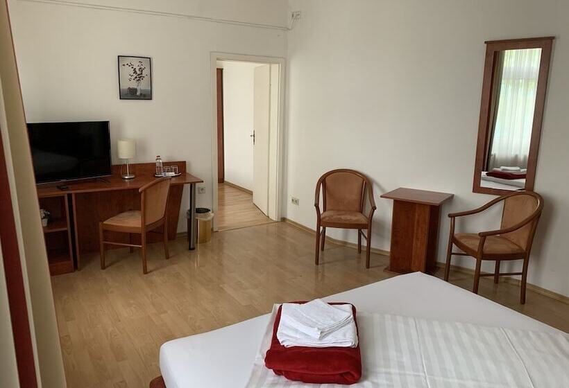 צימר Am Ledermuseum