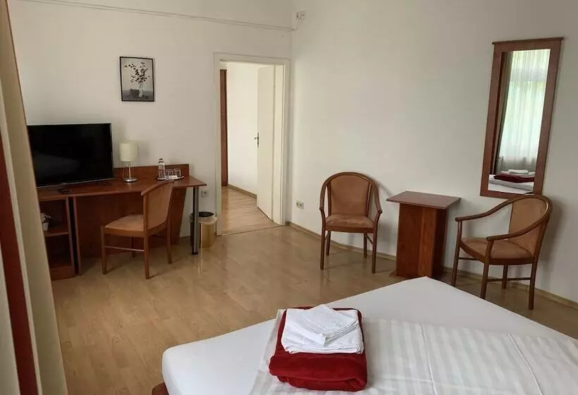 ベッドアンドブレックファースト Am Ledermuseum