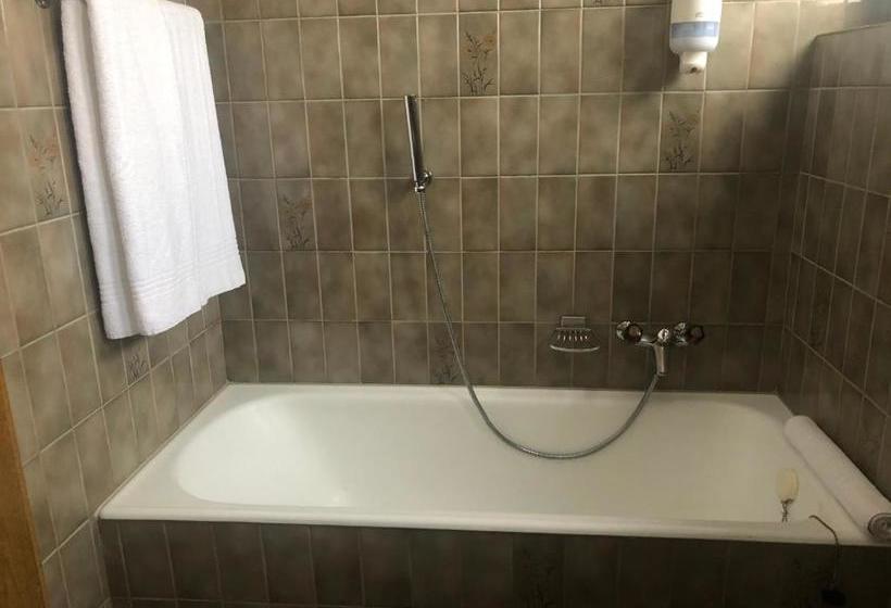 בית מלון כפרי Boutique Hôtel Le Déserteur