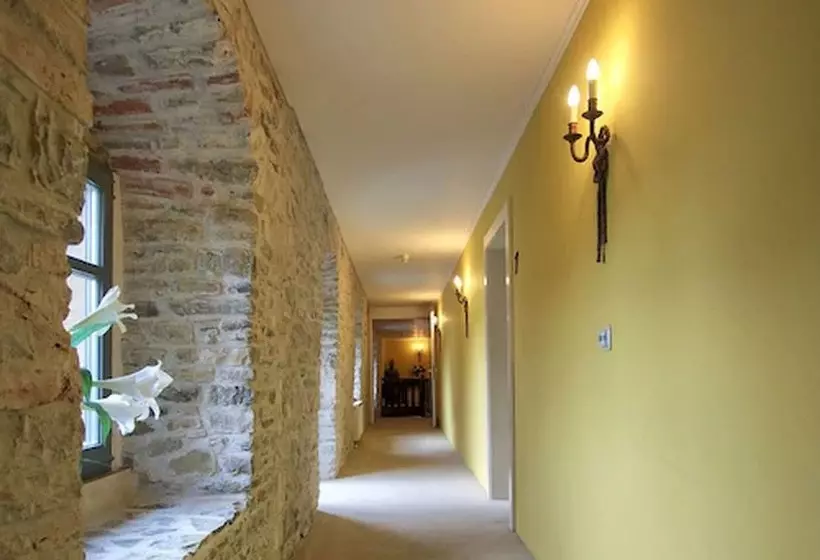 Отель Burg Wanzleben