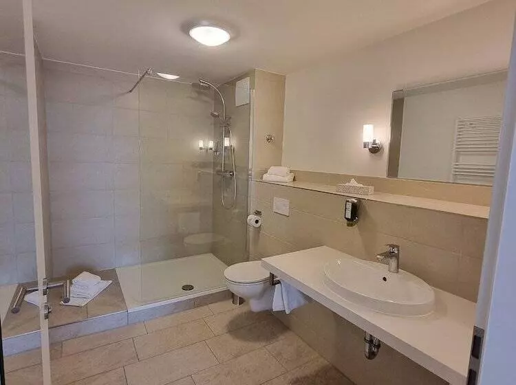 Отель Burg Wanzleben