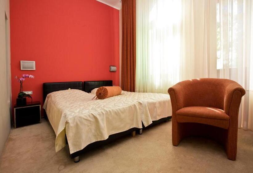 هتل Depandans Jezero