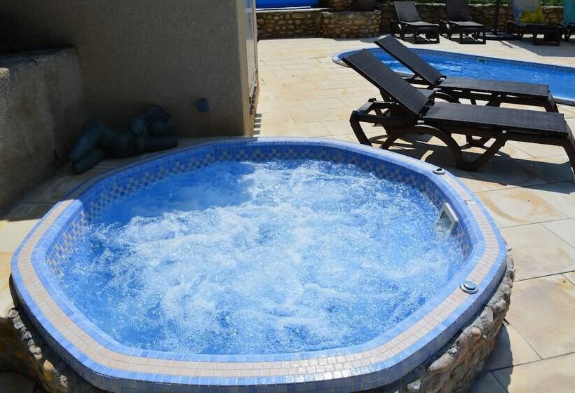 בית מלון כפרי Hôtel Le Colombier