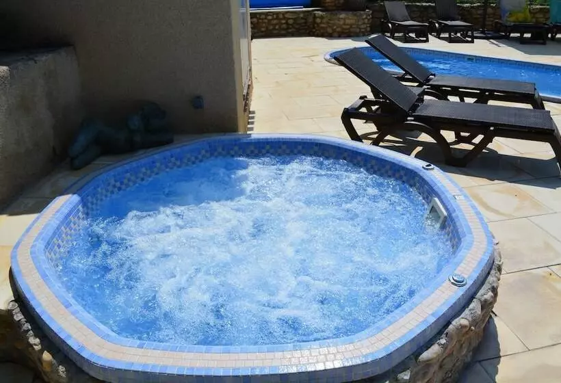 هتل Hôtel Le Colombier