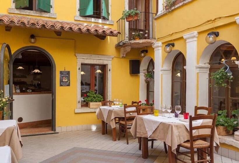 فندق Locanda Al Centrale