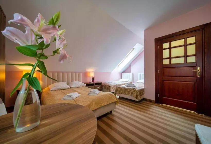 فندق Modrzewiówka