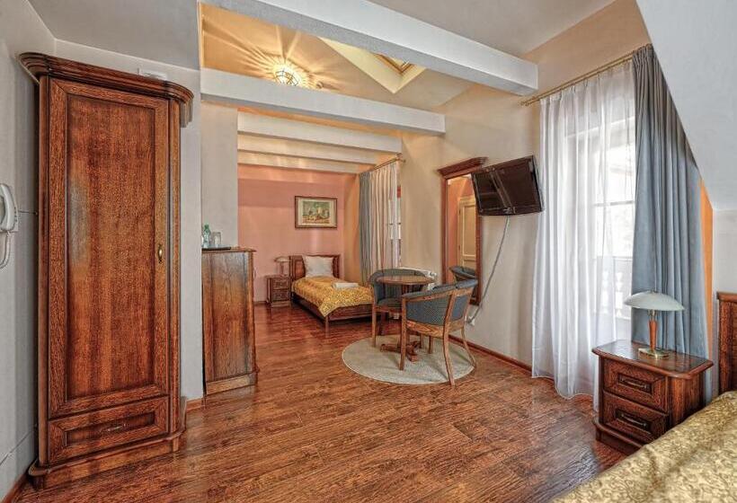 호텔 Modrzewiówka