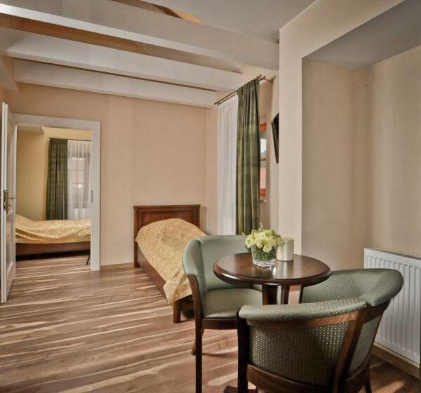 호텔 Modrzewiówka