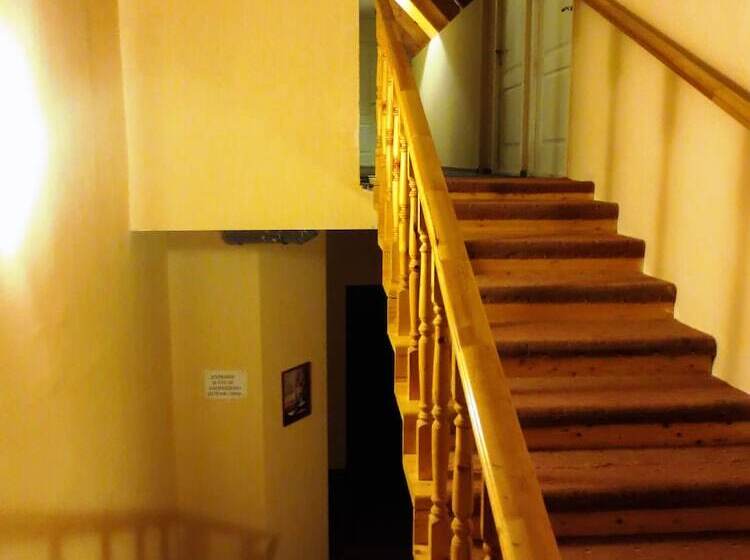 فندق Near Globus