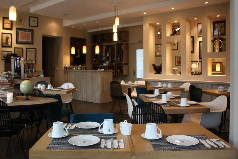 Отель The Originals Boutique La Villa Ouest & Spa