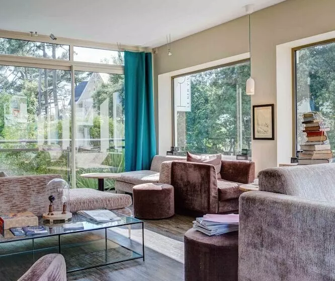 Отель The Originals Boutique La Villa Ouest & Spa