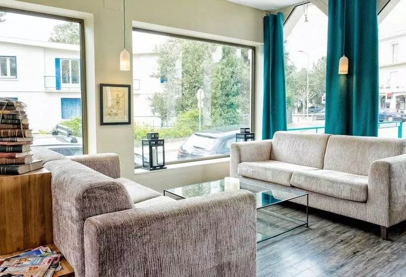 Отель The Originals Boutique La Villa Ouest & Spa