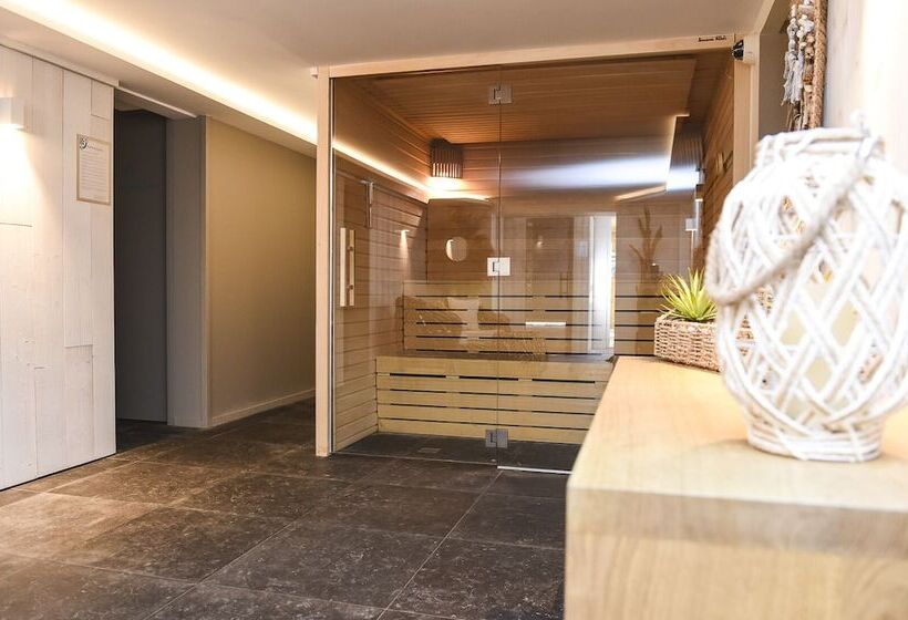 호텔 The Originals Boutique La Villa Ouest & Spa