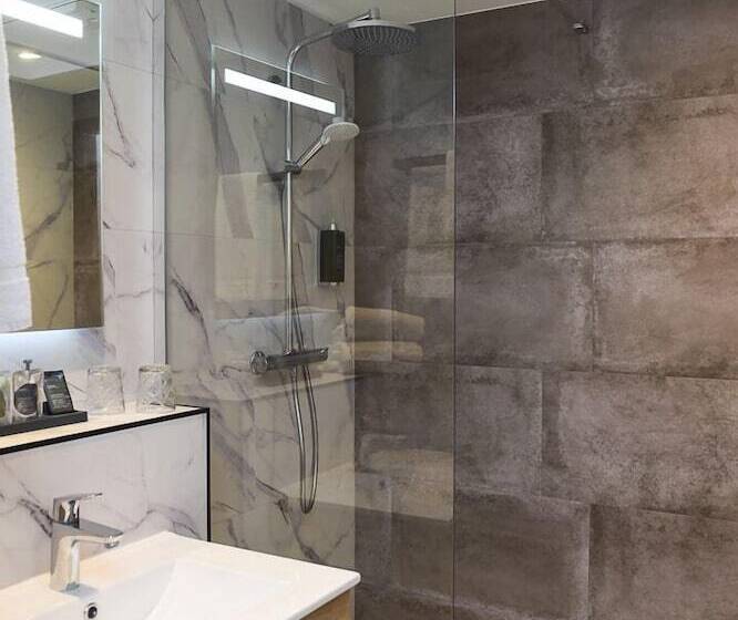 호텔 The Originals Boutique La Villa Ouest & Spa