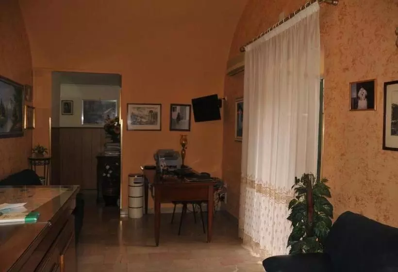 هتل Affittacamere Vittoria