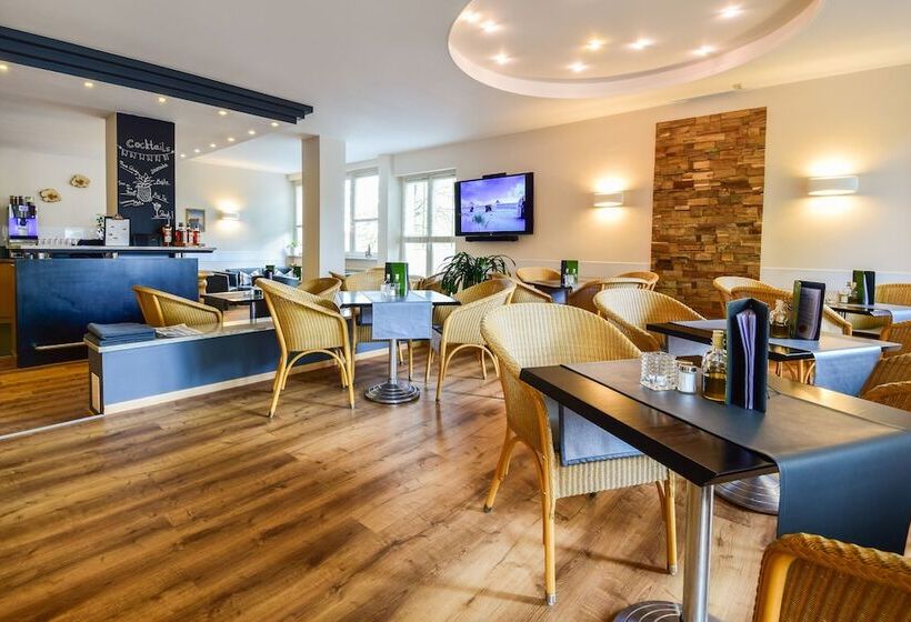 فندق Wald Und See