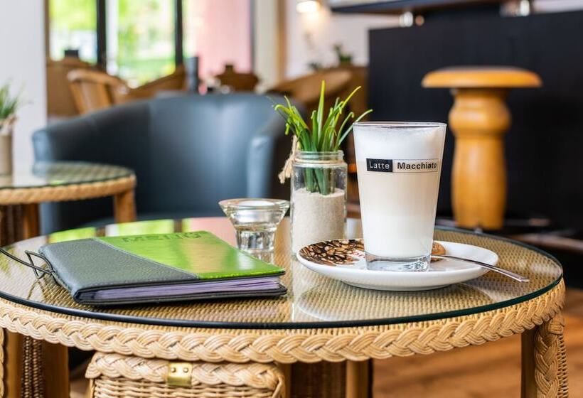 فندق Wald Und See