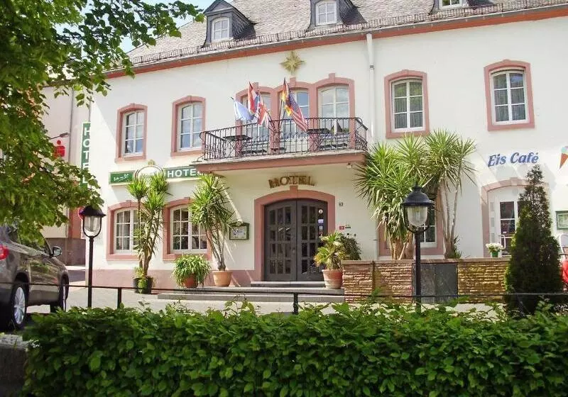 בית מלון כפרי Zum Goldenen Stern