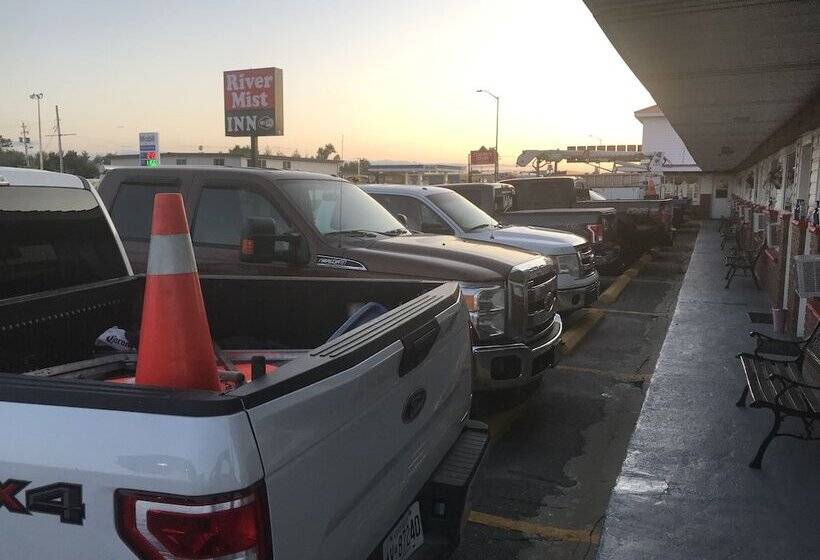 Motel River Mist Inn