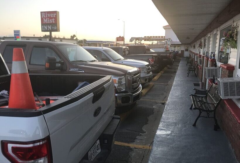 Motel River Mist Inn