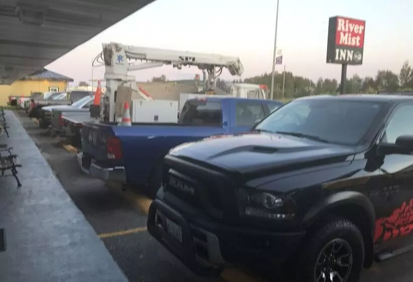 Motelli River Mist Inn