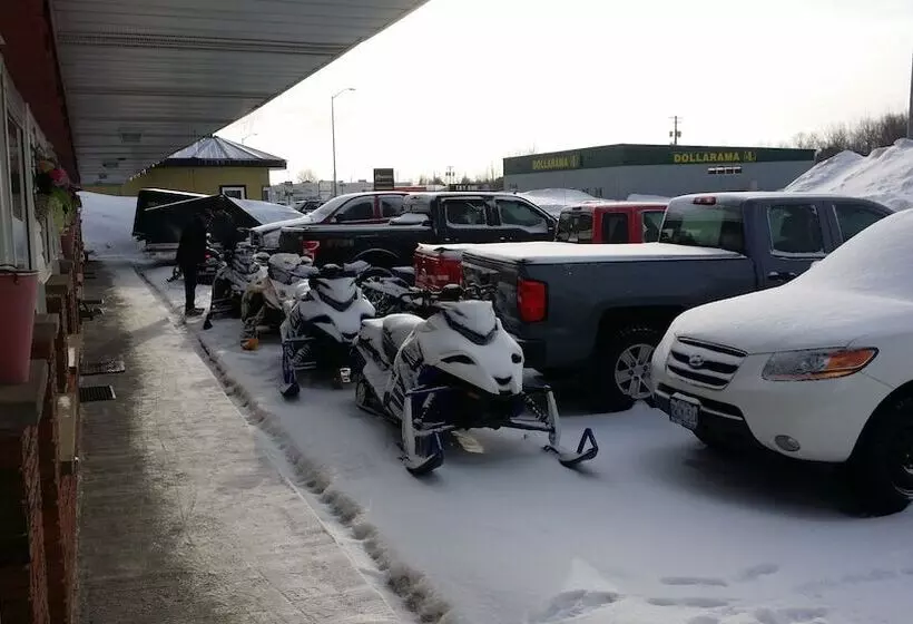 Motelli River Mist Inn