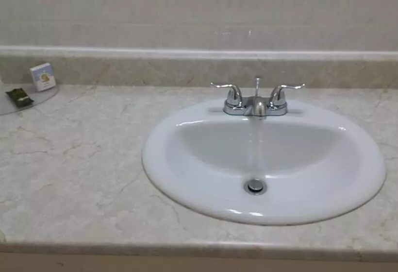 Motelli River Mist Inn