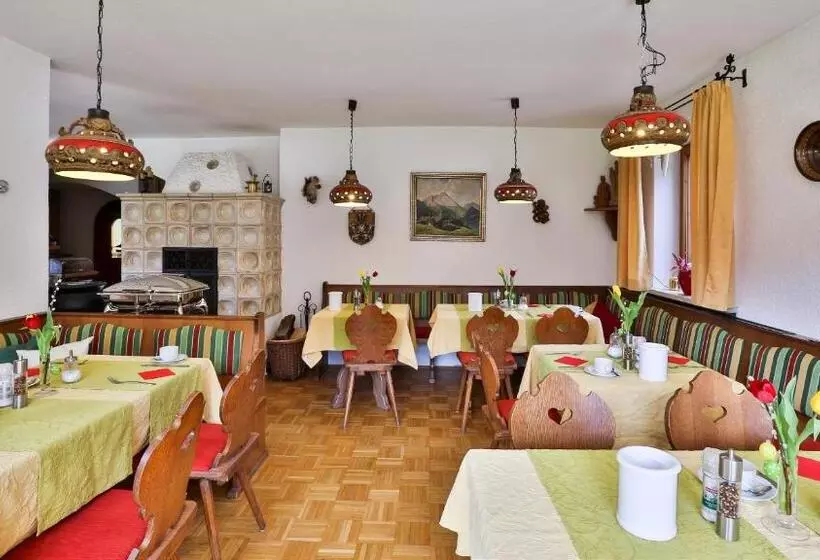 پانسیون Tourist Hotel Boehm