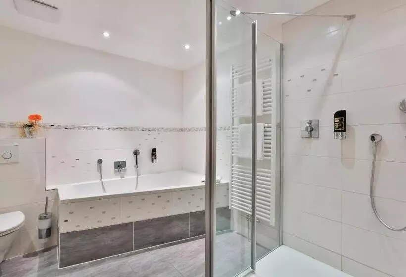 پانسیون Tourist Hotel Boehm