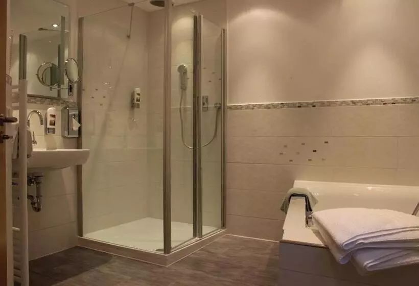 پانسیون Tourist Hotel Boehm