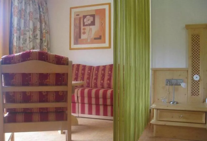 پانسیون Tourist Hotel Boehm