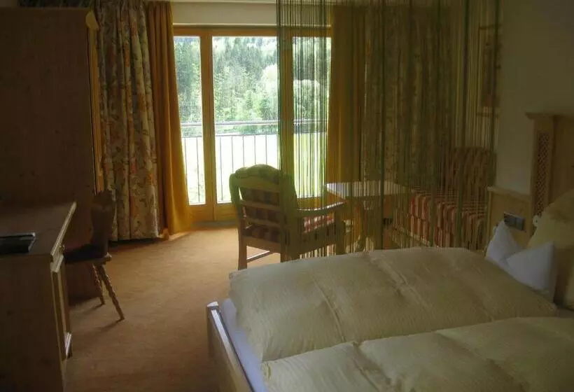 پانسیون Tourist Hotel Boehm