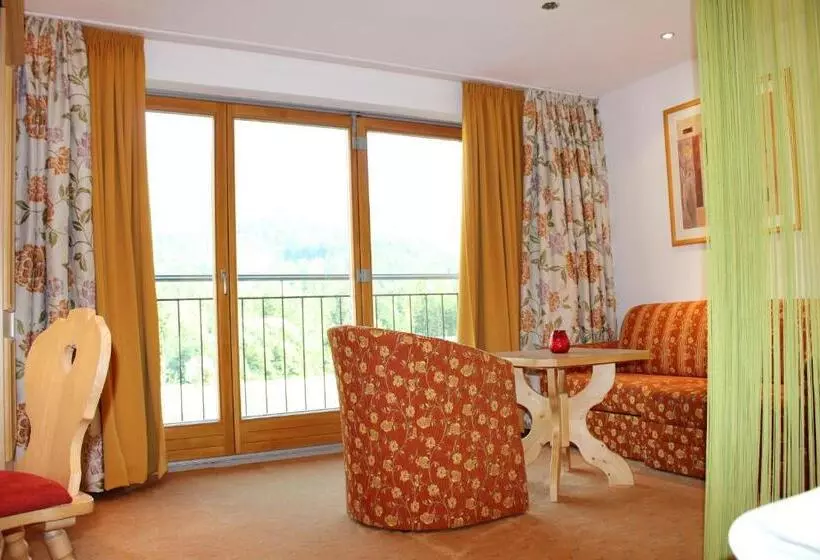 پانسیون Tourist Hotel Boehm