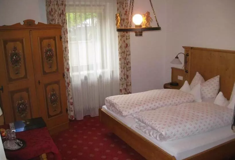 پانسیون Tourist Hotel Boehm