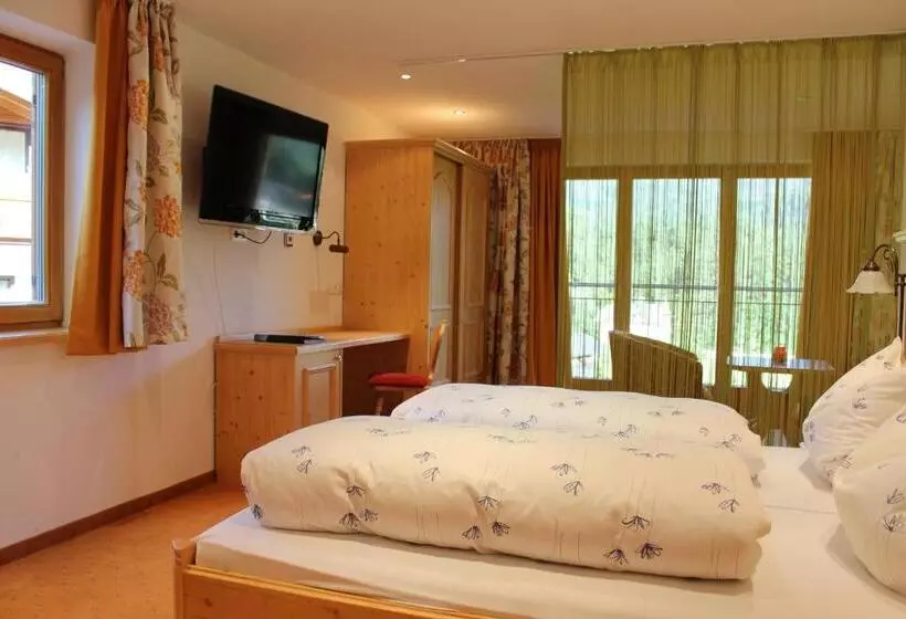 پانسیون Tourist Hotel Boehm