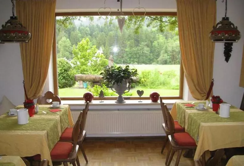 پانسیون Tourist Hotel Boehm