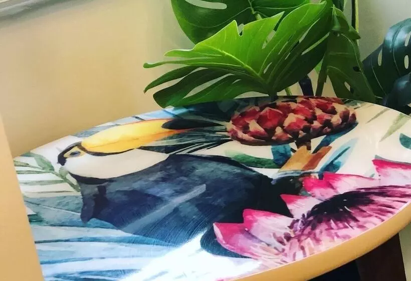 Aamiaismajoitus (B&B) The Hive At Poppi Red