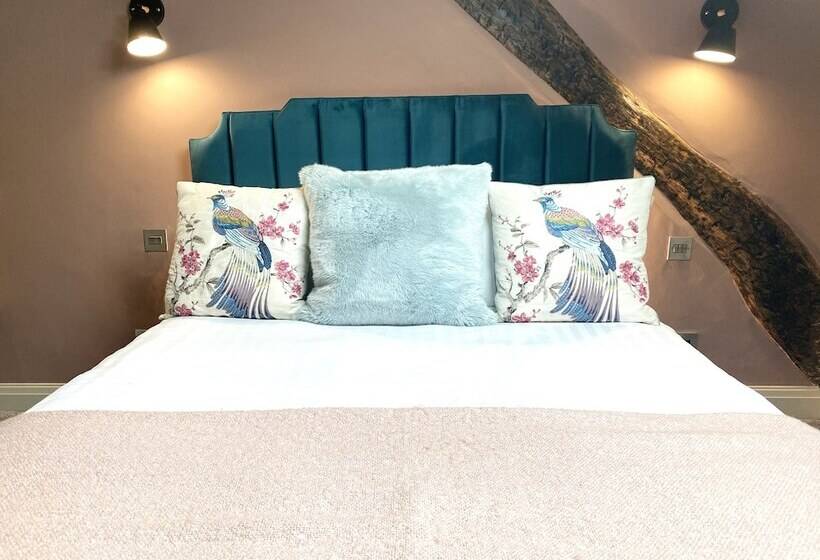 Bed and Breakfast The Hive At Poppi Red