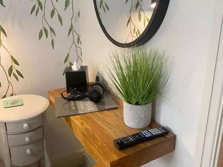 Aamiaismajoitus (B&B) The Hive At Poppi Red