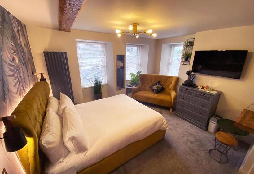 Bed and Breakfast The Hive At Poppi Red