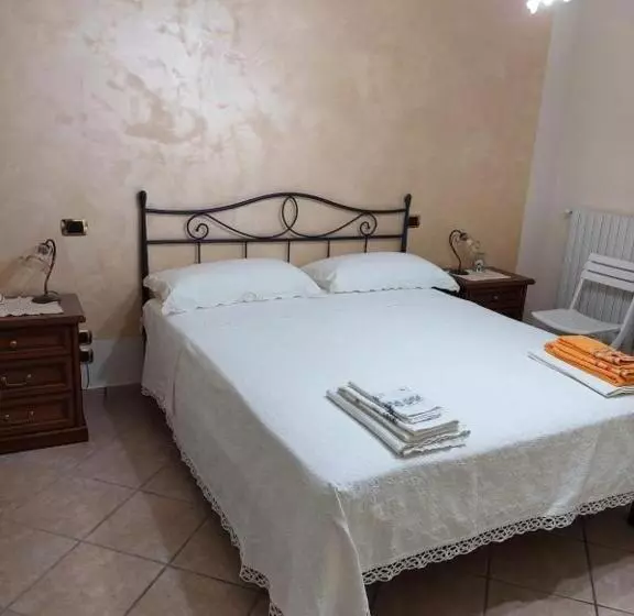 Aamiaismajoitus (B&B) Nilu  E Sagio